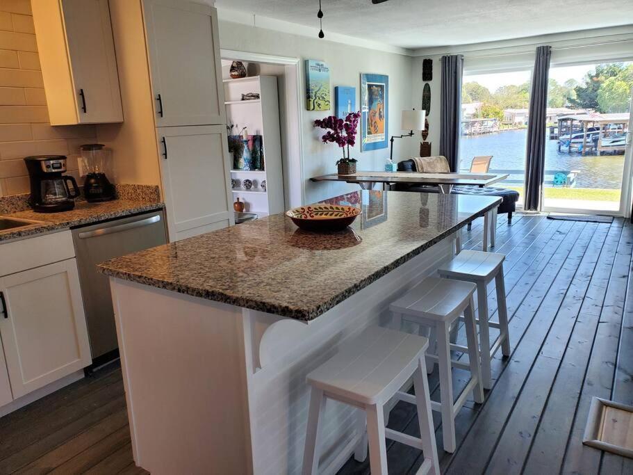 3 Bed, 2 Bath, Waterfront, Dock, Large Driveway Villa Tavares Buitenkant foto